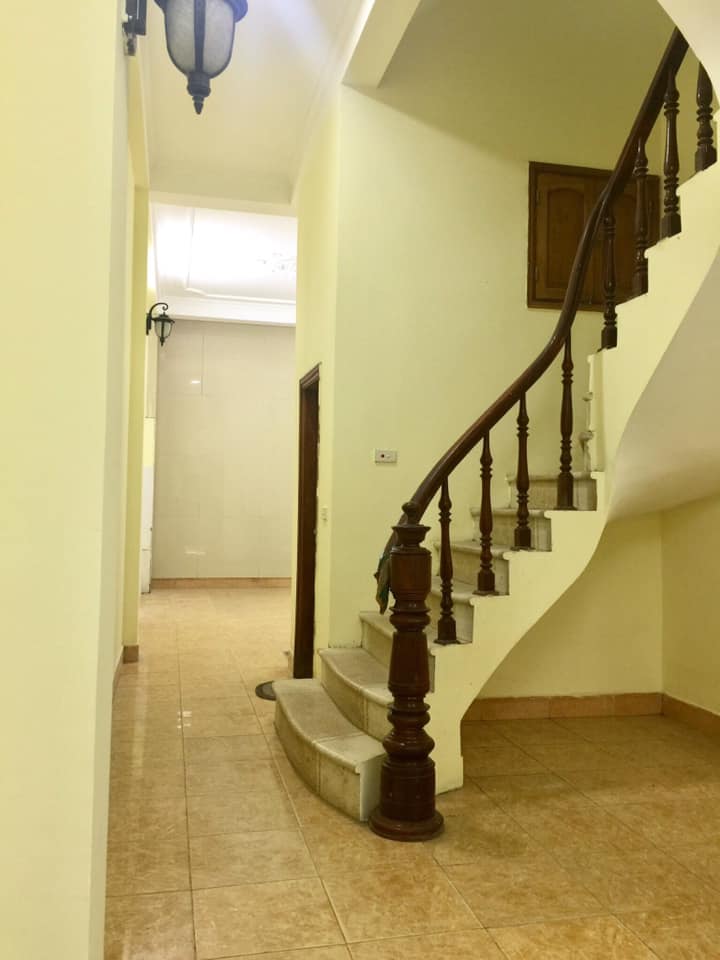 BÁN GẤP NHÀ PHỐ Hồng Hà 49M2 NHÀ 6 TẦNG 10.8TY tay Ba Đình