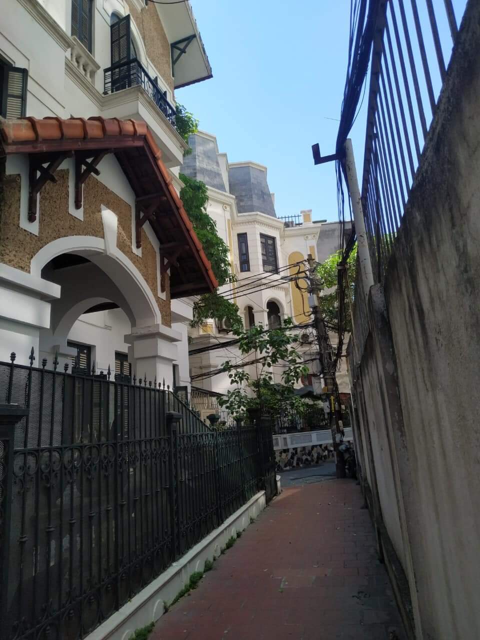 PHÂN LÔ ÔTÔ TRÁNH KINH DOANH-TRUNG KÍNH- CẦU GIẤY-DT 60m2-5T-MT 4,4m-Giá 10,5 tỷ.