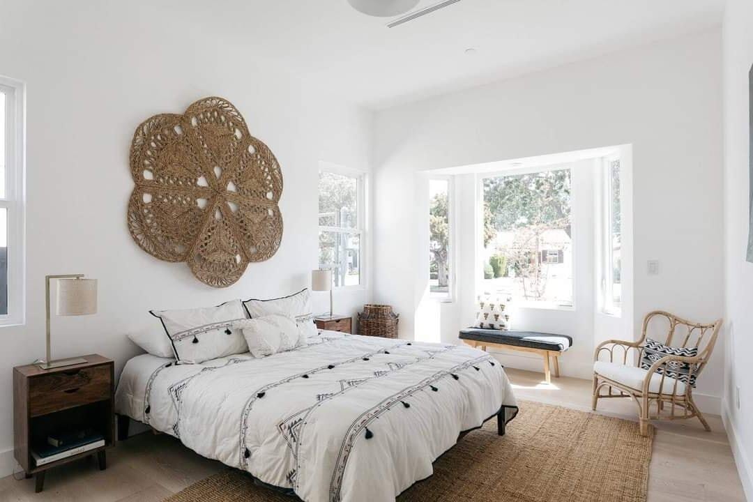 Toà CHDV 5 tầng, DT 170m2, 14 phòng, thang máy 450kg. Dòng tiền 80tr/tháng. Cách mặt tiền 1 căn