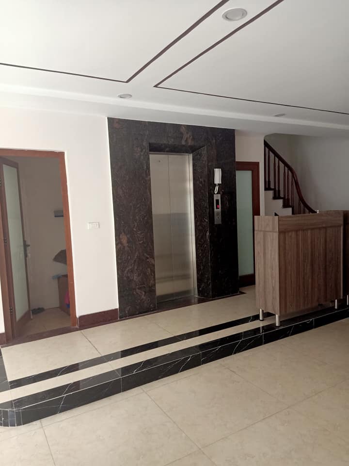 Chính chủ bán nhà 5 tầng Thang Máy phố Nguyễn Thị Thập KD sầm uất MT 7