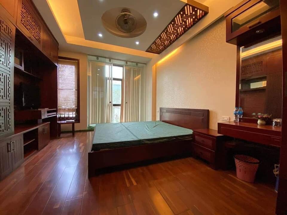 BÁN NHÀ NGÕ 106 HOÀNG QUỐC VIỆT – VĂN PHÒNG ĐỈNH, PHÂN LÔ, Ô TÔ,, DT 80M, 7T, GIÁ 14.5 TỶ