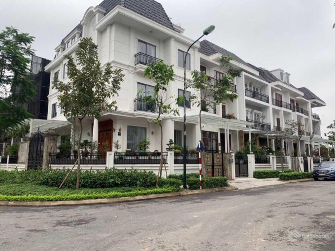 Bán Biệt thự vườn đào đơn lập, cạnh Lotte Mall hoàn thành năm 2023, vị trí đắc địa, vườn hoa đẹp