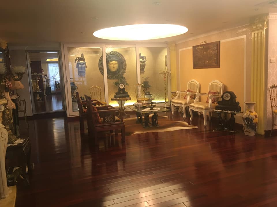 240m2