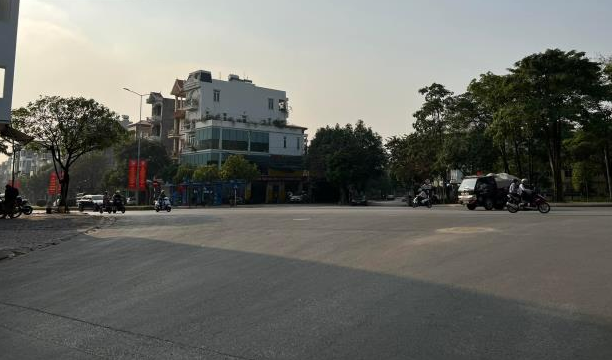 BÁN LÔ GÓC CHÍNH CHỦ MẶT ĐƯỜNG THANH NIÊN VÀ AN DƯƠNG VƯƠNG TT TP HẢI DƯƠNG, 364 M2 (MẶT TIỀN 20M) KINH DOANH SIÊU VIP MỌI LOẠI HÌNH CHỈ 33 TỶ (CÓ THƯƠNG LƯỢNG). LH 0915678337 Anh Thanh
