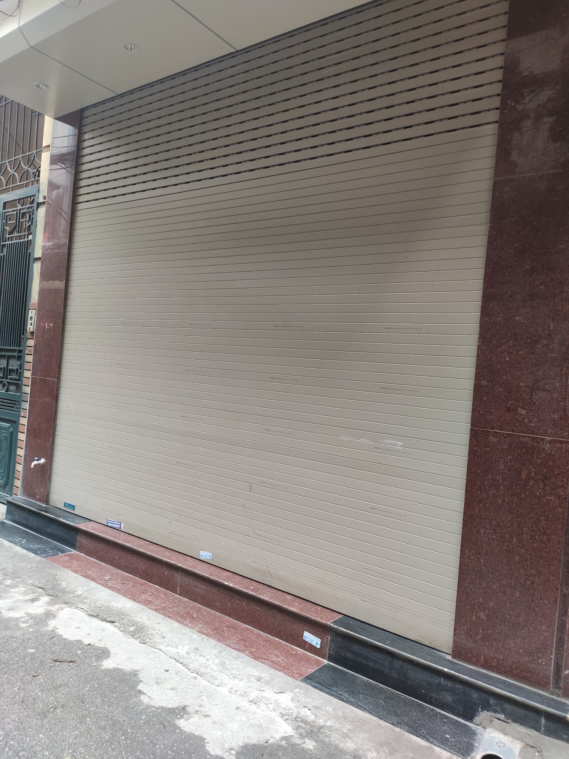 180m2