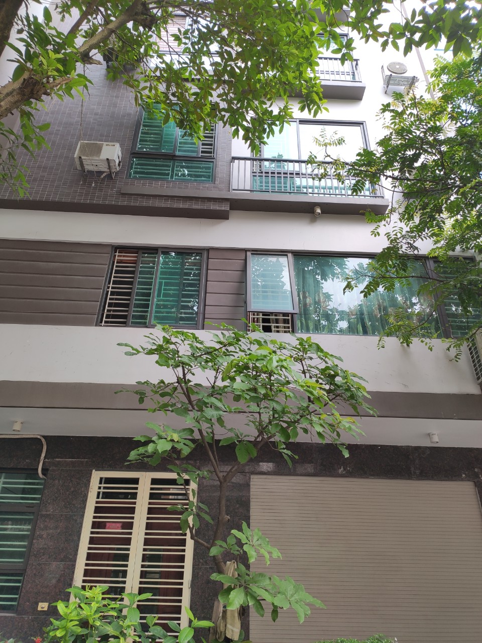 Cần bán nhà mặt phố Lạc Long Quân- Phường Xuân La- Tây Hồ- Hà Nội 25.9 tỷ