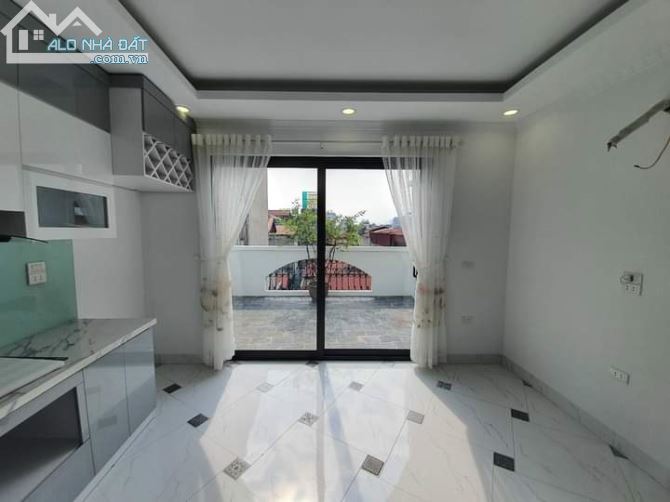 Chị gái tôi kẹt tiền trả nợ NH muốn bán mặt tiền đường 297, Phước Long B, Q.9, HCM