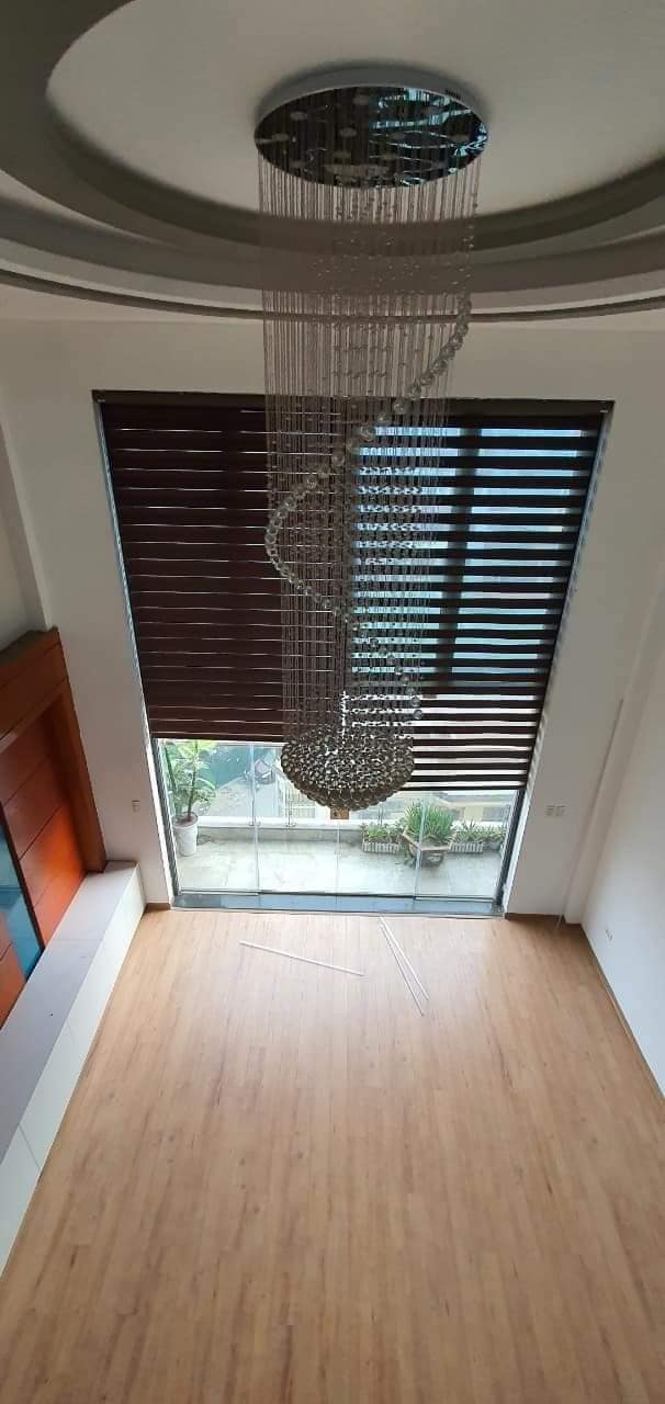 Chính chủ gửi bán nhà mặt phố Xuân Diệu - Diện tích: 270m2 MT 8m. Giá LH