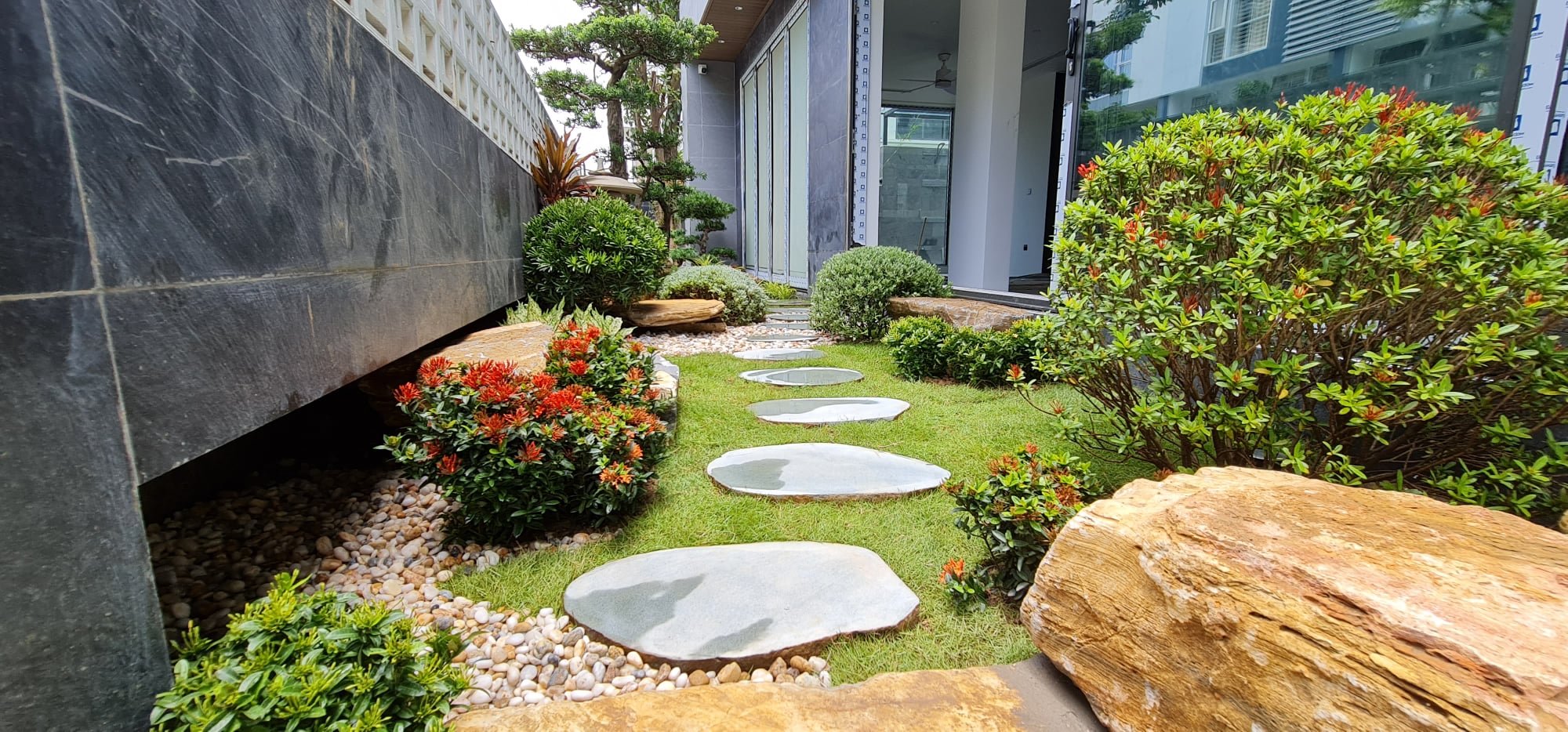 105m2