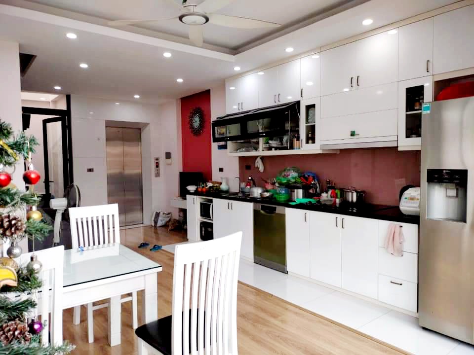 BÁN NHÀ ĐẸP PHÂN LÔ HOÀNG QUỐC VIỆT, GẦN HOÀ BÌNH BUILDING, THANG MÁY, GARA Ô TÔ, Ở SƯỚNG, 098.115.8.507.