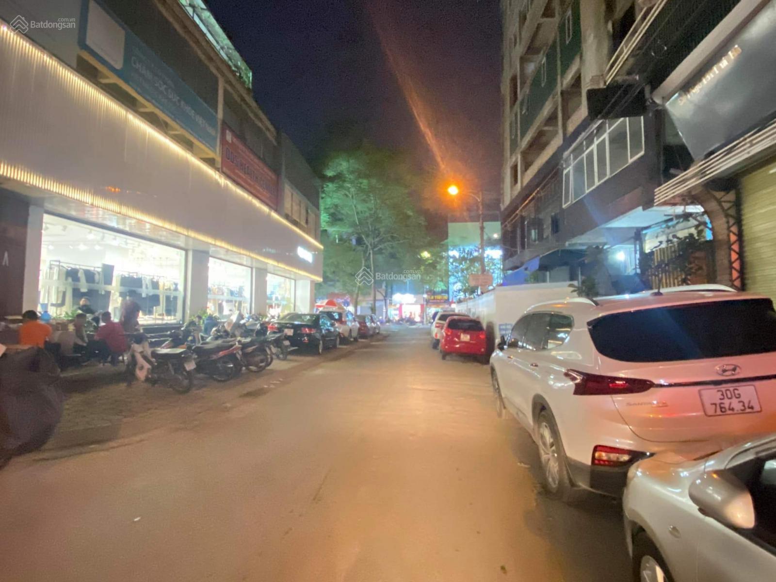 2 Bán tòa dịch vụ mặt hồ Chùa Láng: 145m2, 8 tầng siêu lợi nhuận, mọi loại hình kinh doanh giá 55 tỷ