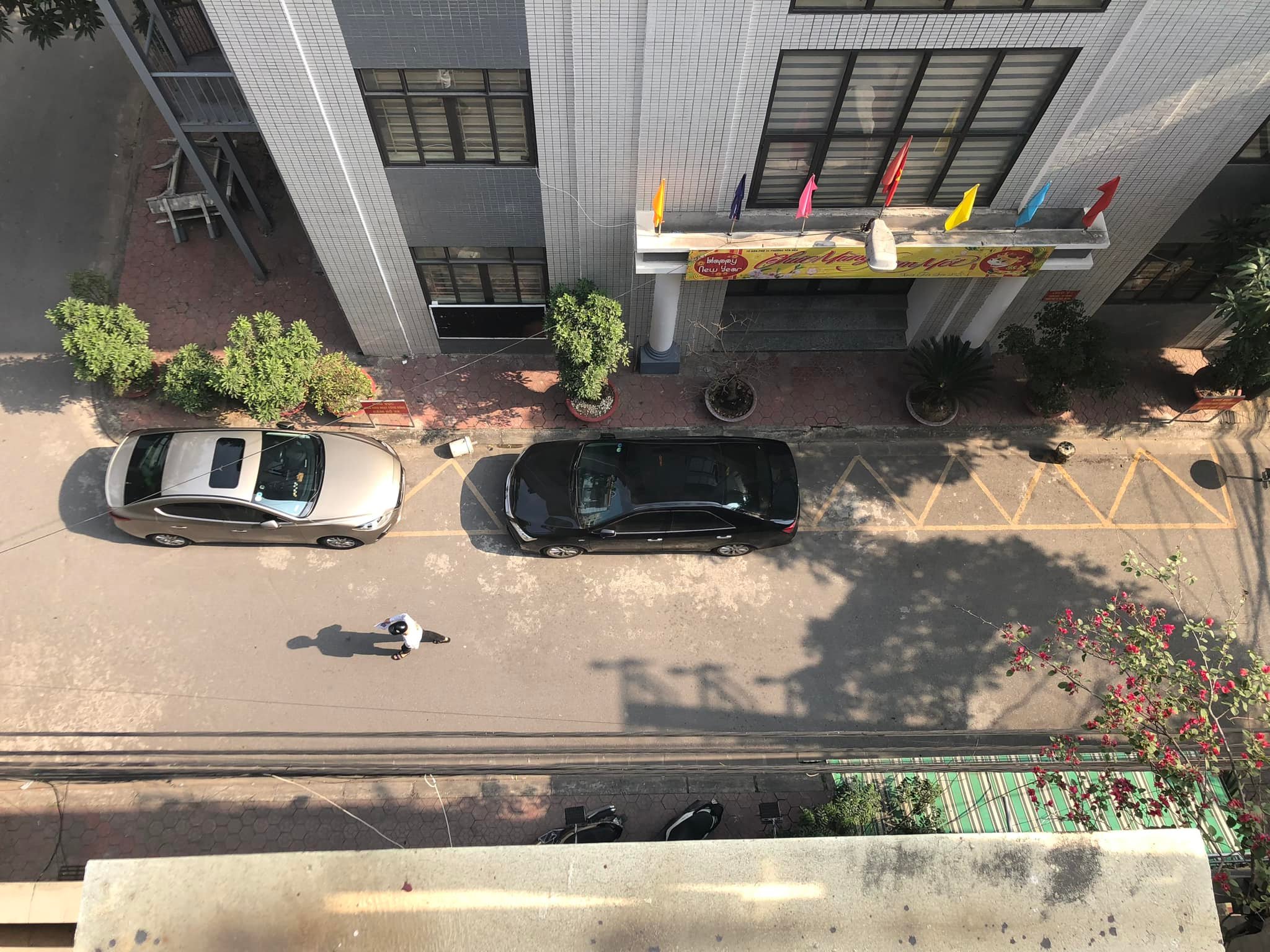 BÁN NHÀ NGÕ Đội Cấn 64M2 TÒA NHÀ 6 TẦNG GIÁ CHÀO 10,35 tỷ Ba Đình