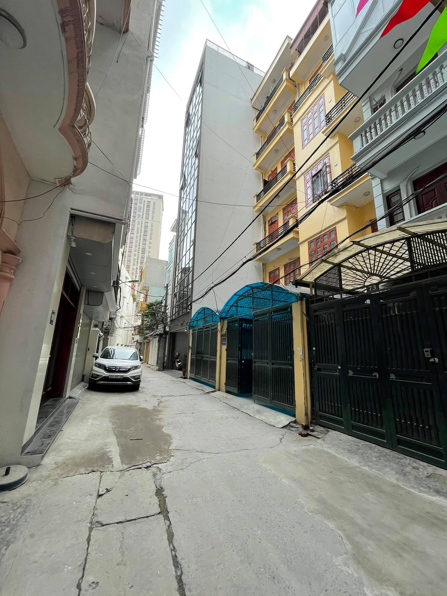 Siêu Phẩm, nhà phân lô, 2 Ô tô tránh, 6 tầng, thang máy ở Trần Quốc Hoàn, Cầu Giấy