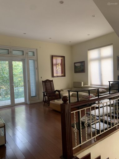 Bán BT khu T nhà vị trí đẹp và thoáng giá tốt