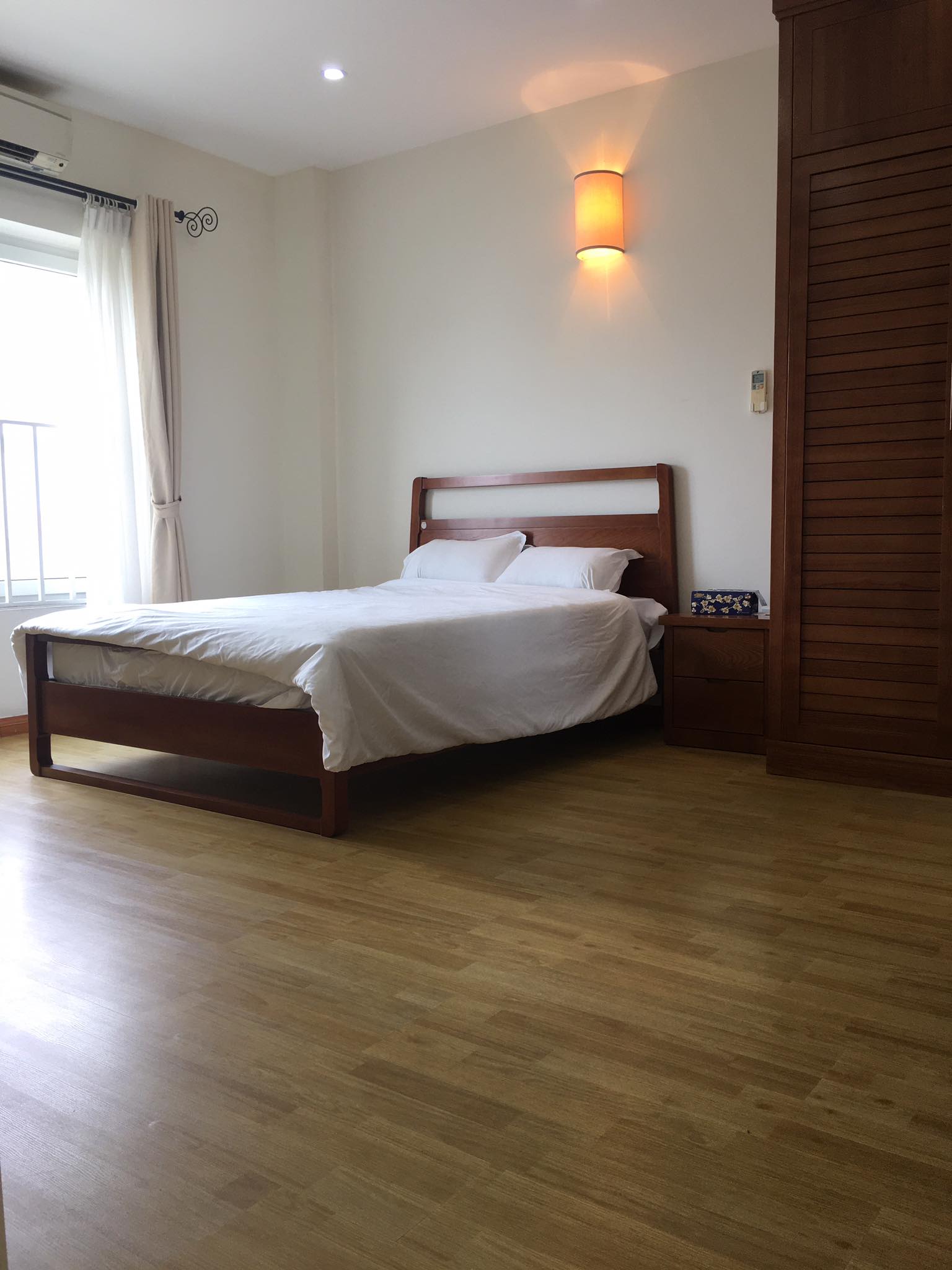 BÁN TOÀ NHÀ 10 TẦNG MẶT HỒ TÂY. APARTMENT CHO THUÊ, CỰC ĐẸP VÀ ĐẲNG CẤP GIÁ 76.5 TỶ.