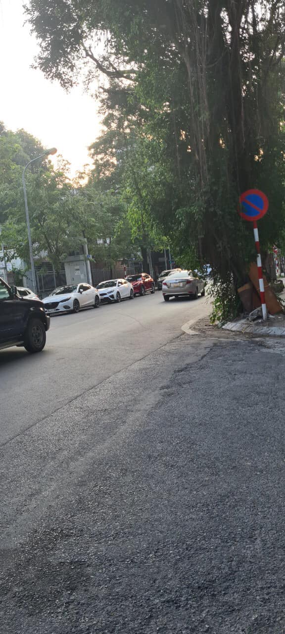 Bán nhà mặt phố Kim Mã, Ba Đình, DT 55m2x6 tầng, MT 6.5m. Kinh Doanh Đỉnh, Giá 20 tỷ