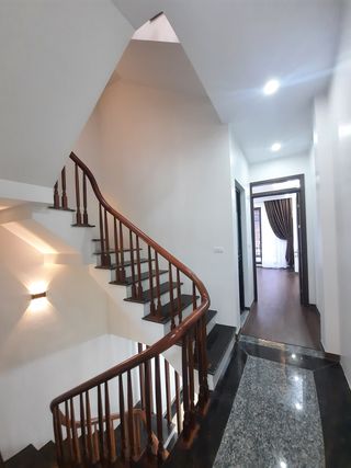 Bán Nhà HXH 2 Góc Mặt Tiền Hẻm Ngay Trung Tâm Q1, Dt:9,4 x 5,5m, Kc: 5 Tầng, Giá 16,5 Tỷ