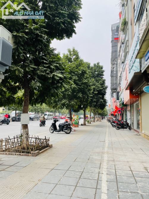 BÁN NHÀ LÔ GÓC PHỐ CỔ HOÀN KIẾM, 184M2 MT 12M GIÁ 126 TỶ, THIỆN CHÍ BÁN LIÊN HỆ NGAY