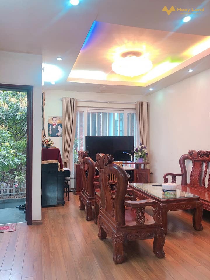 Bán nhà mặt phố Cát Linh, vỉa hè rộng, quy hoạch ổn định, kinh doanh đỉnh cao, 170m2, 290 triệu/m2