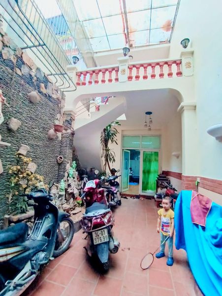 Bán nhà đẹp tại ngõ 176 Trương Định, 115m2 x 4 tầng, mặt tiền 5m