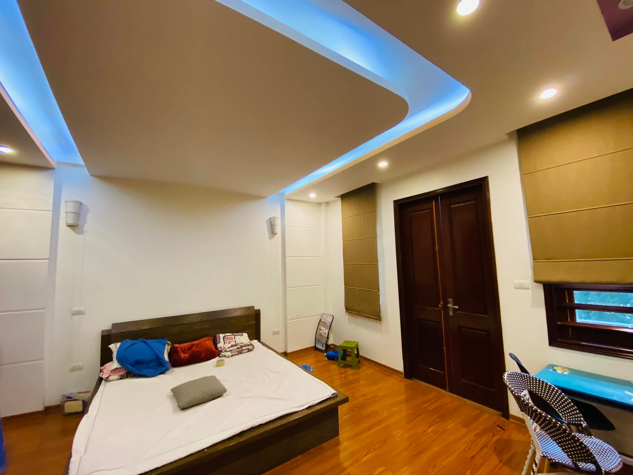 Bán nhà Phố Phan Kế Bính, Căn hộ dịch vụ Tây thuê, dòng tiền 100 tr/ t, ô tô, 2 ngõ.