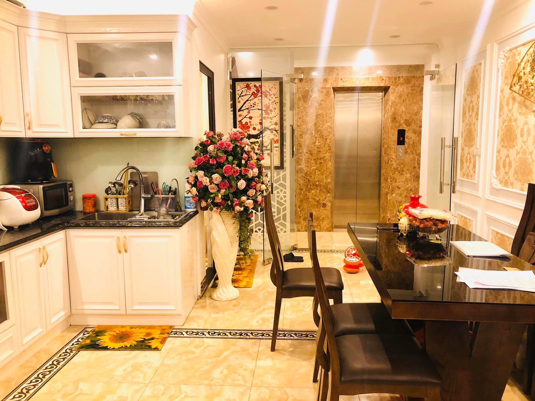 Building Duy Tân Cầu Giấy 7 nổi 1 hầm vỉa hè 2 bên mặt tiền 8.3m 49.x tỷ