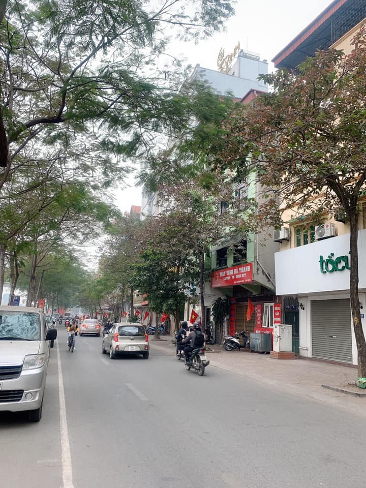 MẶT PHỐ LỚN - VỈA HÈ TO - ĐẦU TƯ GIỮ TIỀN - XÂY TOÀ NHÀ CĂN HỘ THÌ QUÁ ĐỈNH