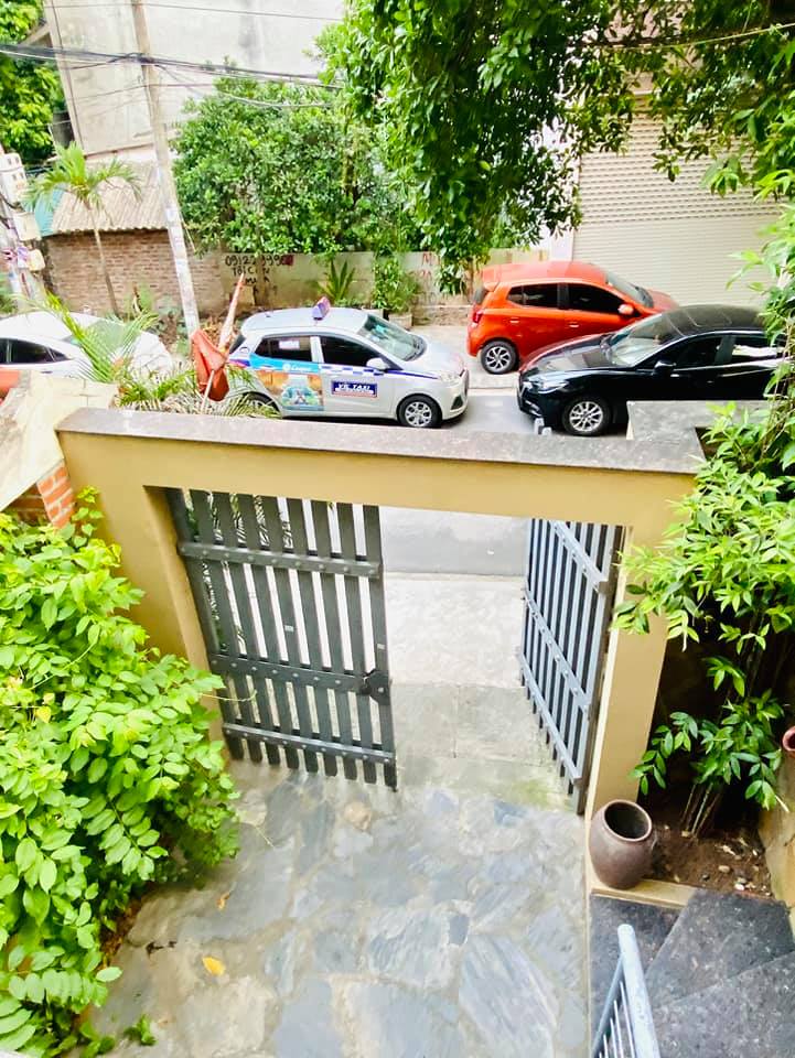 Bán biệt thự KĐT mới Dịch Vọng - Cầu Giấy 300m2 5T - MT 16m: