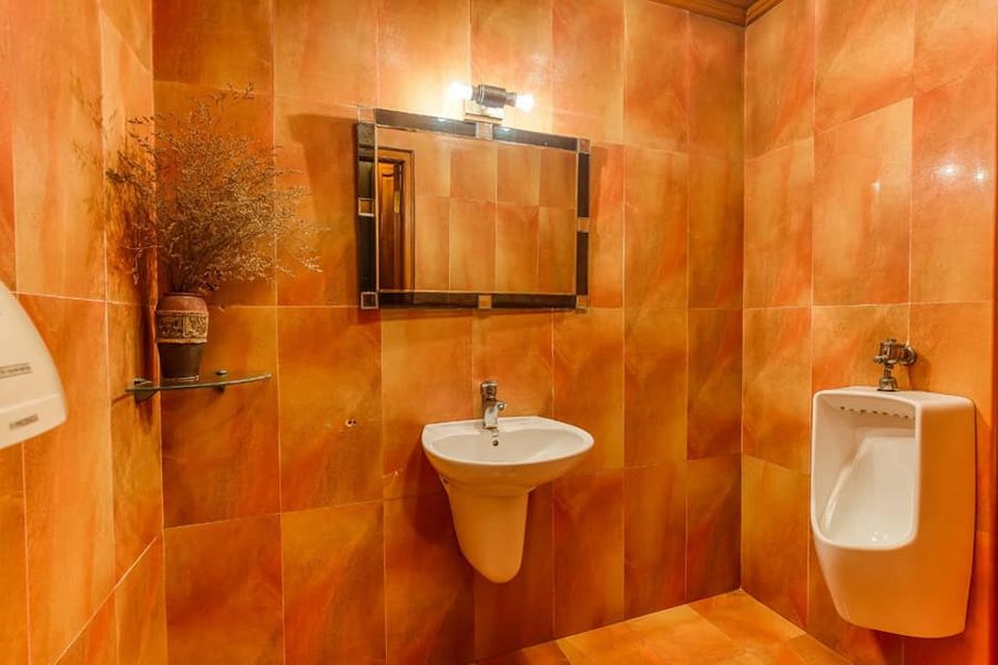 Bán nhà MP Hạ Hồi, 99m2 x 3 tầng, mt 3m, 27 tỷ