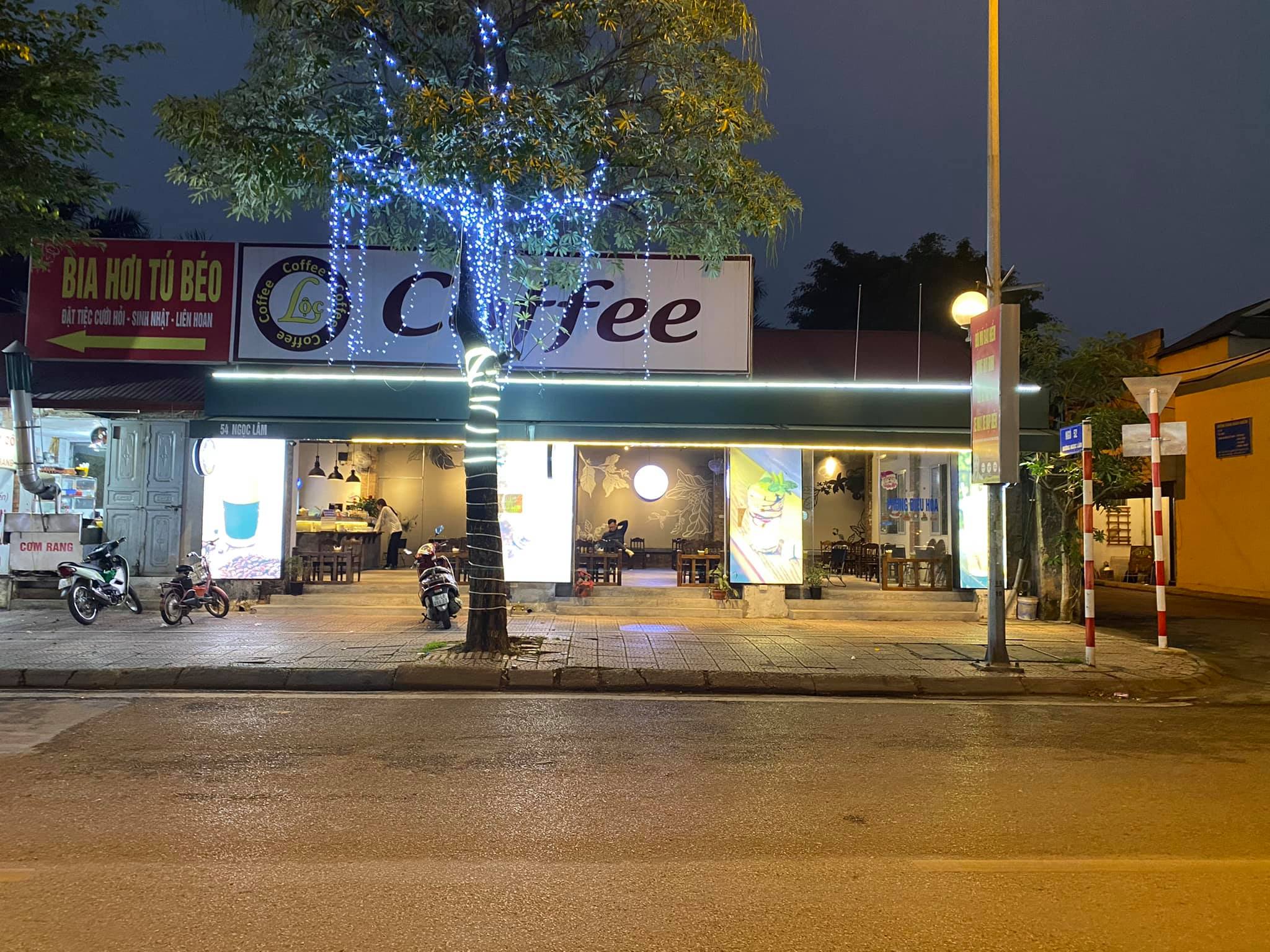 Cho thuê nhà lô góc phố Lê Duẩn ,diện tích 100m2 , mặt tiền 11m .