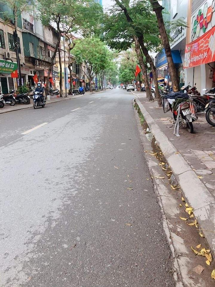 BÁN NHÀ MẶT HỒ HẠ ĐÌNH 10TY8 LÔ GÓC 3 TẦNG 54M2 OTO CHẠY QUANH NHÀ