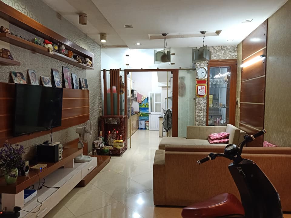 chủ cần bán nhà Hoàng Văn Thái. DT 76m2*4T giá 12 tỷ