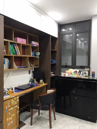 Bán nhà đường Việt Hưng - Vũ Đức Thận. Diện tích 225m, 8tầng, mặt tiền 11m, giá 19tỷ