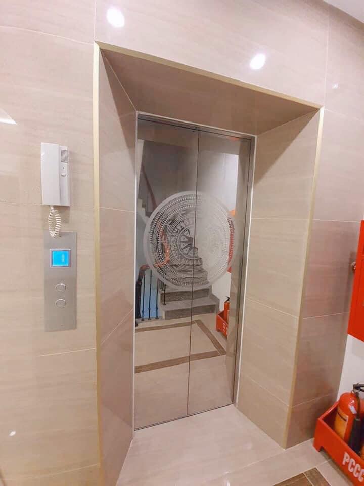 BÁN TÒA NHÀ 8 TẦNG ĐƯỜNG TRẦN DUY HƯNG, CẦU GIẤY. NHÀ MỚI, Ô TÔ TRÁNH, THANG MÁY GIÁ 32 TỶ.