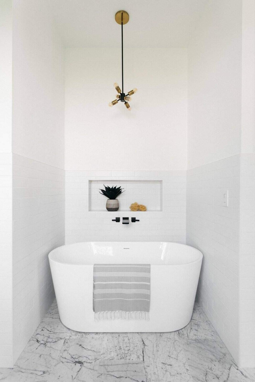 Bán nhà phố Dương Khuê 50m2, 4 tầng, mặt tiền 4,2m giá 11 tỷ, ô tô đỗ quanh nhà