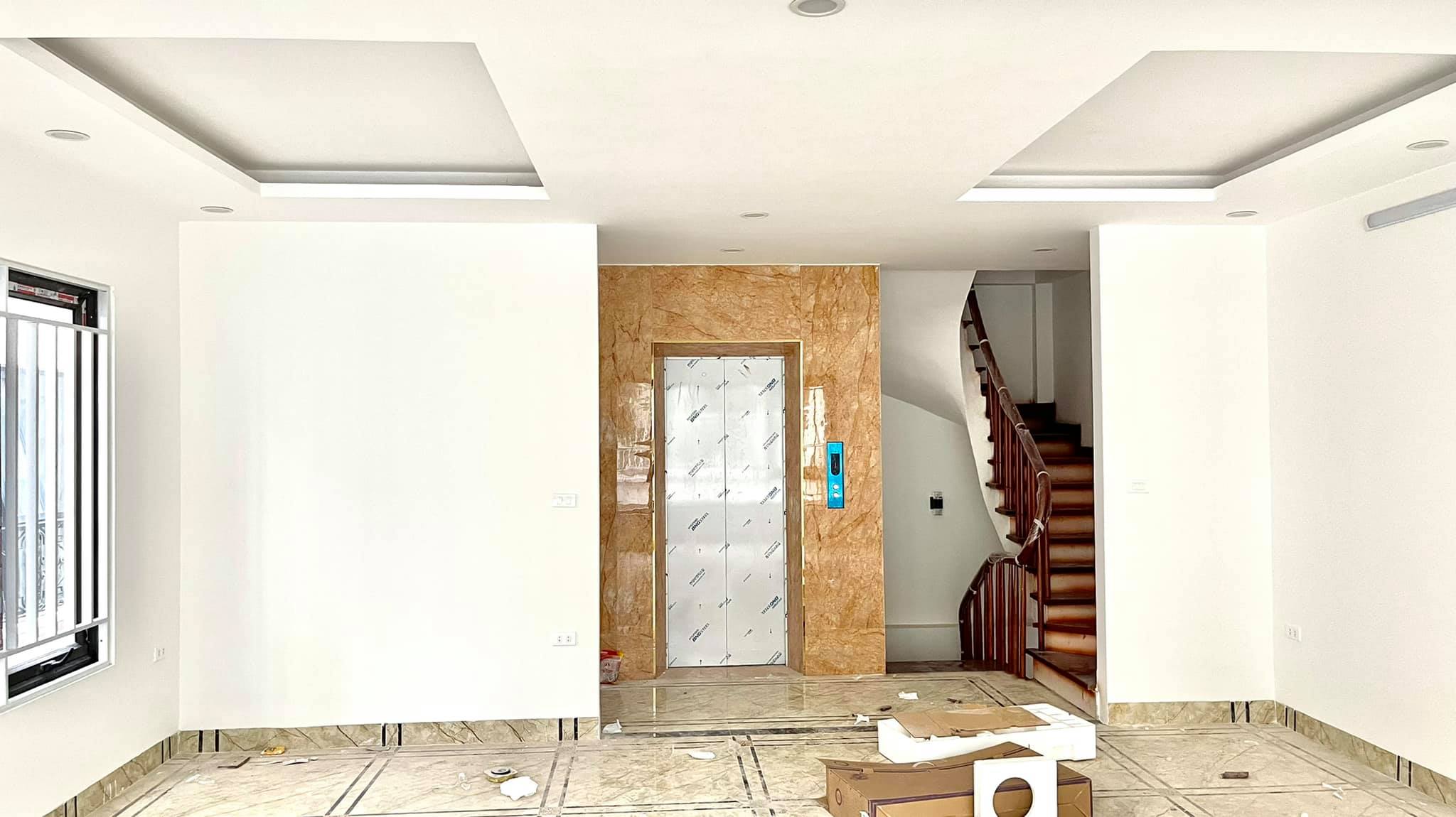 Chính chủ bán gấp nhà riêng 65m2, ngõ Thịnh Hào 1, sổ đỏ chính chủ, giá 16 tỷ.