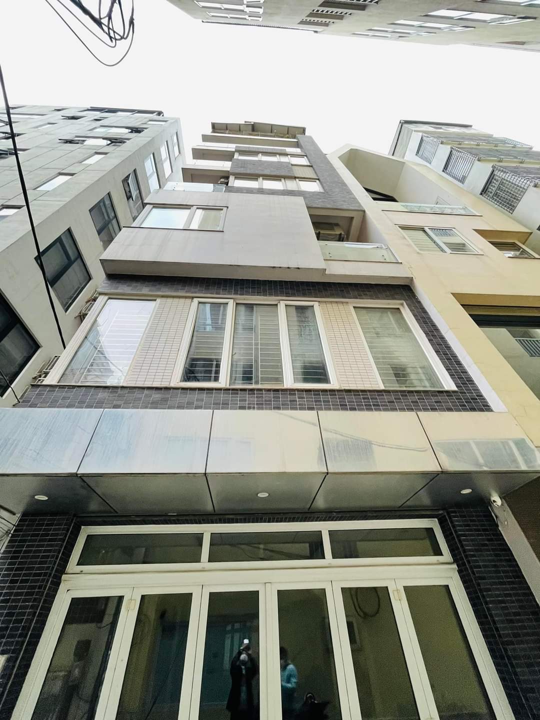 LÔ GÓC 3 THOÁNG-ÔTÔ TRÁNH-KINH DOANH BẤT CHẤP-CỐNG VỊ-BA ĐÌNH-DT 102m2-7T-MT 5,5m-Giá 32,5 tỷ.