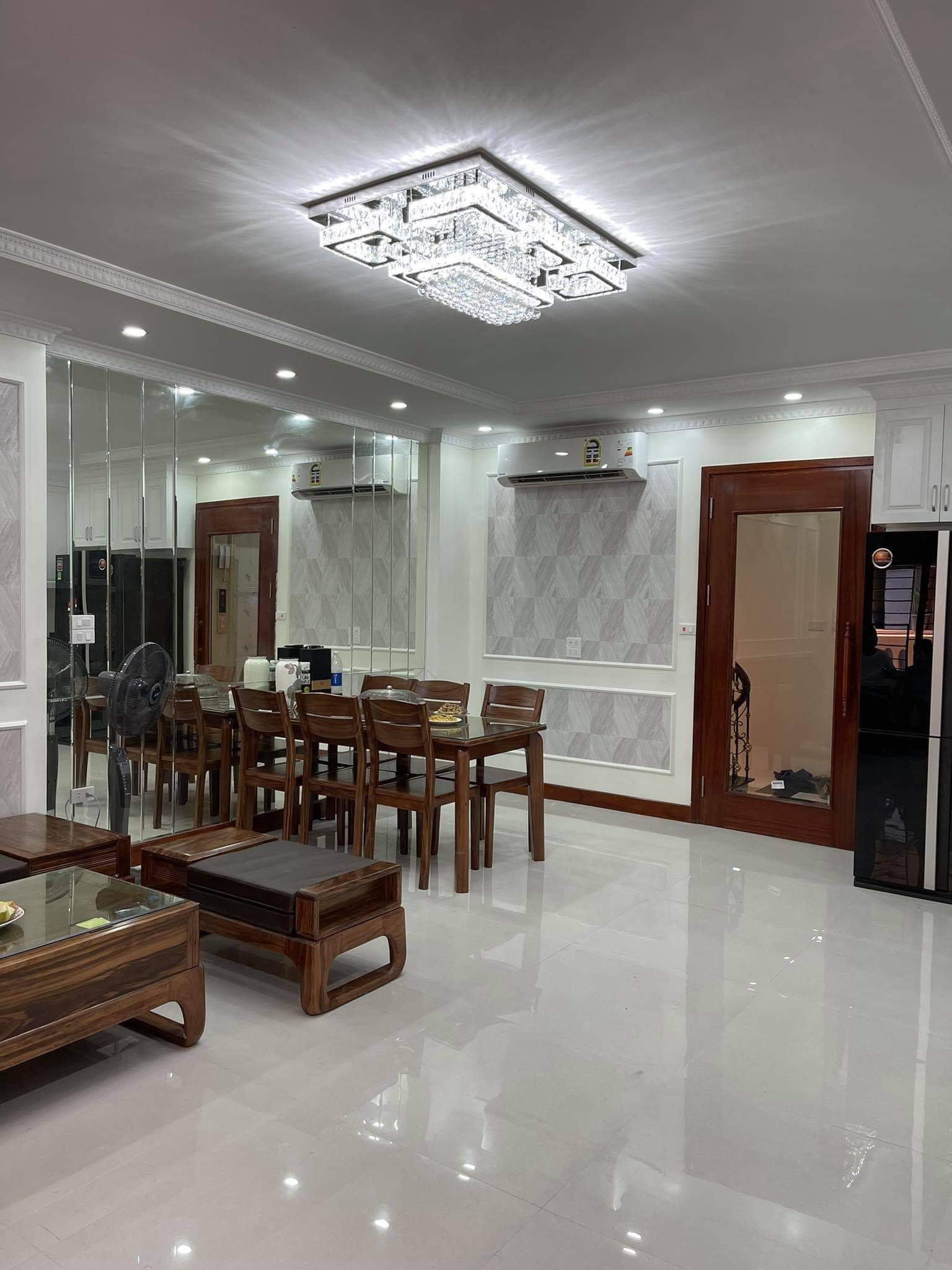 Bán nhà mặt phố Nhân Hòa 40m2 x 7 tầng thang máy ,ô tô đỗ trong nhà giá 10 tỷ