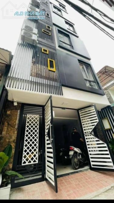 Bán tòa nhà cho thuê 7 tầng thang máy Đào Tấn 115m2- 15 tỷ Ba Đình.DOANH THU 111,305 triệu