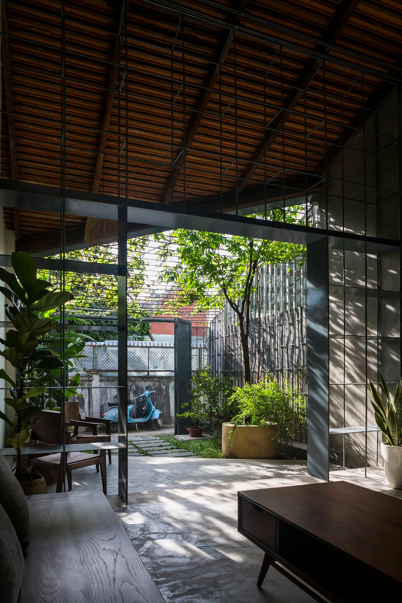 Bán nhà 6 tầng gần Hồ Tây ô tô vào nhà Lạc Long Quân, Xuân La