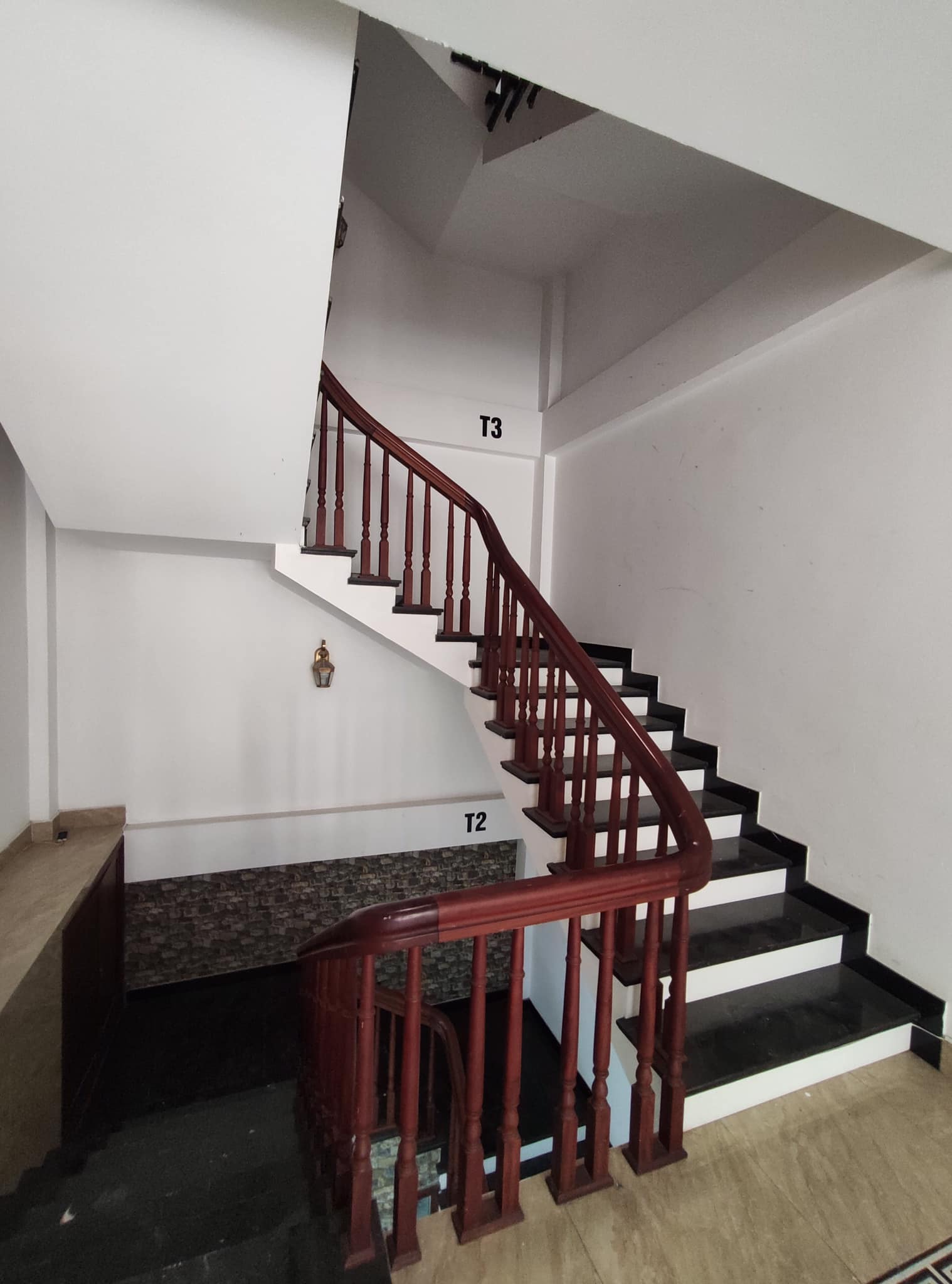85m2