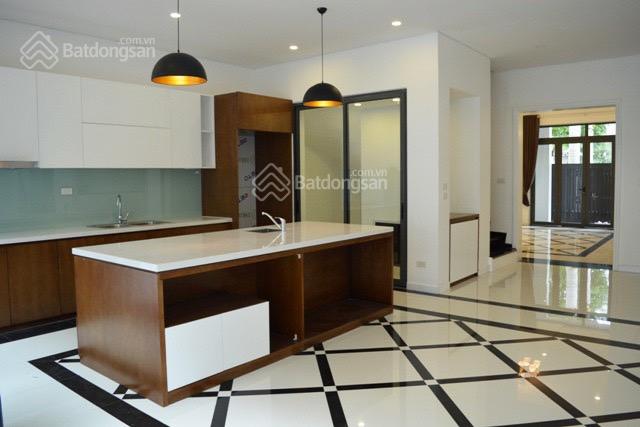 Bán biệt thự 3 tầng diện tích 198m2 mặt tiền 9m khu Ciputra