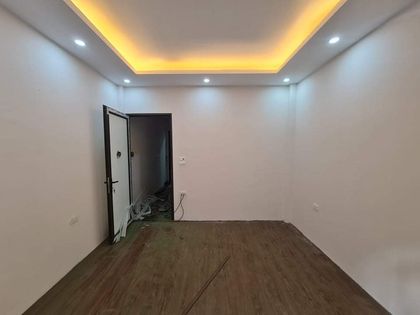 Bán nhà mặt tiền đường CMT8, đối diện chợ Hòa Hưng, Quận 3, DT: 3.6*32m 2 lầu, giá: 27 tỷ