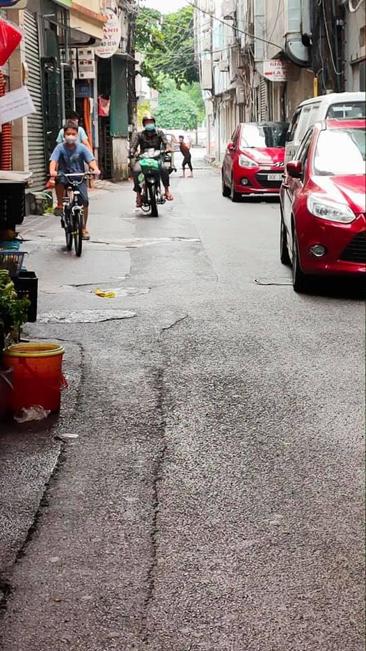 NHÀ MẶT PHỐ, VÀ MẶT NGÕ PHÍA SAU NHÀ. VỊ TRÍ KINH DOANH MỌI LOẠI HÌNH