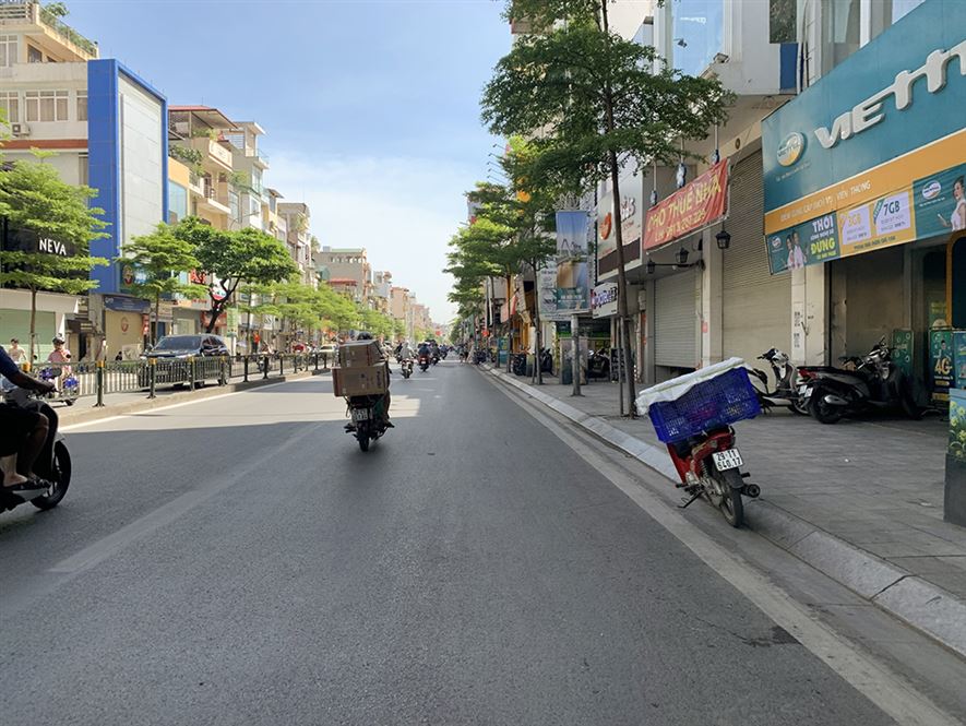 BÁN NHÀ MẶT PHỐ TÔN ĐỨC THẮNG, ĐỐNG ĐA. VỈA HÈ RỘNG, KD SẦM UẤT, MT 6M, GIÁ 32 TỶ.