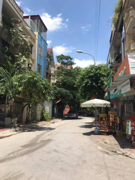 Bán Lô Đất Hiếm Ngõ 4C Đặng Văn Ngữ Đống Đa. 67m2 Ô Tô Tránh Giá 10 Tỷ.