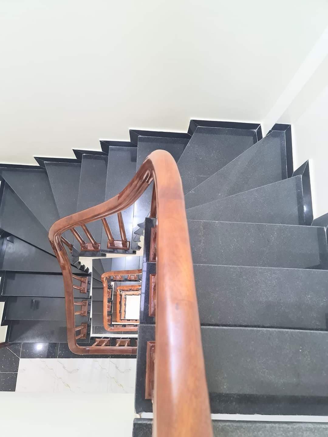 Bán nhà Mặt Phố Cổ Bát Sứ, Hàng Phèn, 33m2 x 5 tầng, Kinh Doanh, Giá: 20 tỷ( ctl)