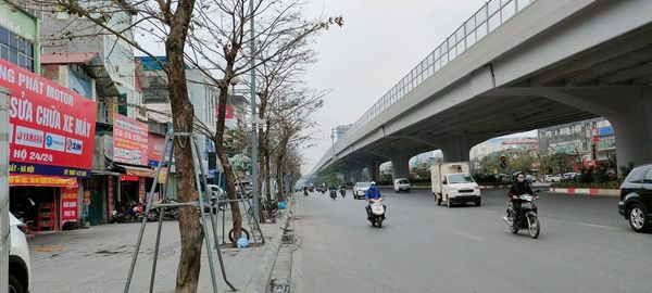 Bán nhà MP Phạm Văn Đồng, vỉa hè đá bóng, 135m2 x 7 tầng, mt 8m