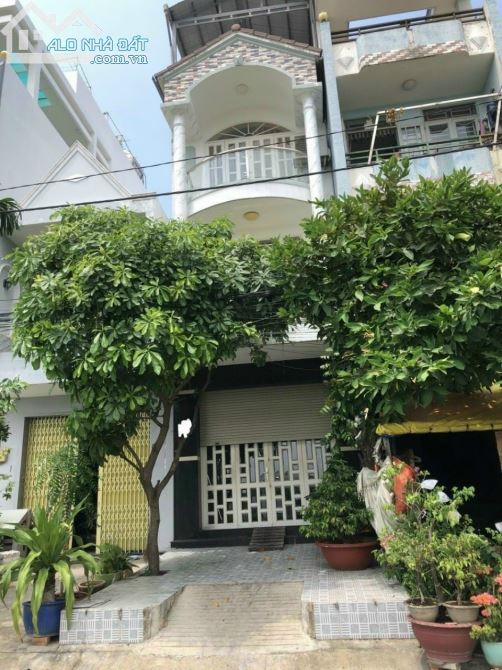 Bán góc 2MT Man Thiện, Tăng Nhơn Phú A, TP Thủ Đức. 9 x 32 = 288m2. Gía 34 tỷ.