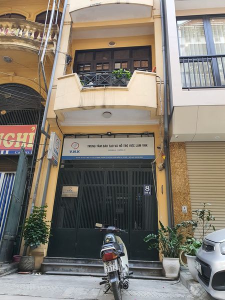 NGÕ THÔNG - PHÂN LÔ - VỈA HÈ - Ô TÔ TRÁNH - KINH DOANH - VIP NHẤT QUẬN ĐỐNG ĐA